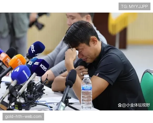 孙准浩训练场上像铁人，下了场像贵族，这反差笑死我